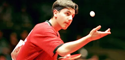 Er vergisst seinen eigenen Geburtstag. Wenig sp&auml;ter wird er Deutscher Meister