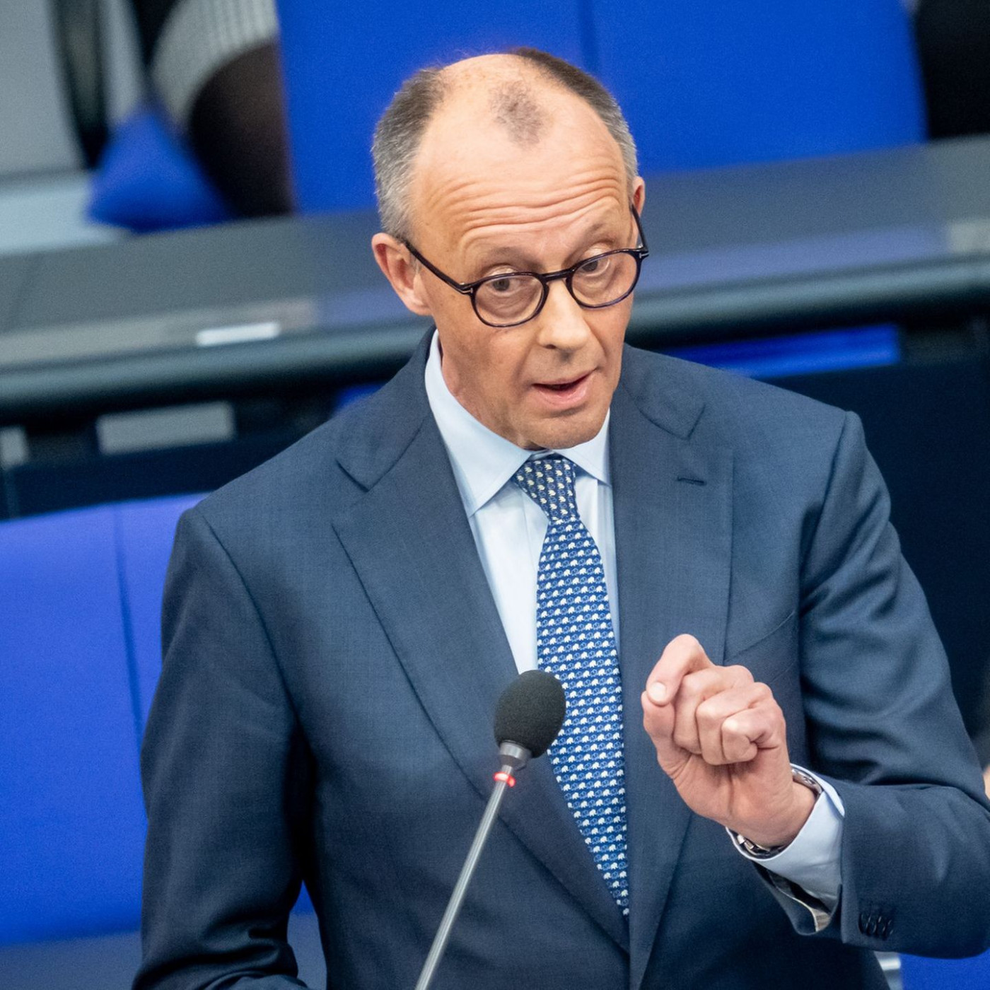 Merz und Gr&uuml;ne zoffen sich &uuml;ber Gewalt gegen Frauen