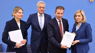 Kommission legt 66 Vorschl&auml;ge zur Stabilisierung der Krankenkassen vor