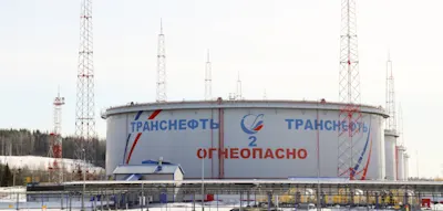 Ukraine greift russischen Ostsee-&Ouml;lhafen an &ndash; Dutzende Fl&uuml;ge in St. Petersburg gestrichen