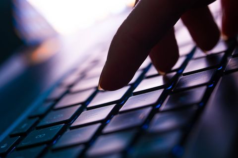 Angeklagter soll Todesliste bekannter Politiker im Darknet ver&ouml;ffentlicht haben