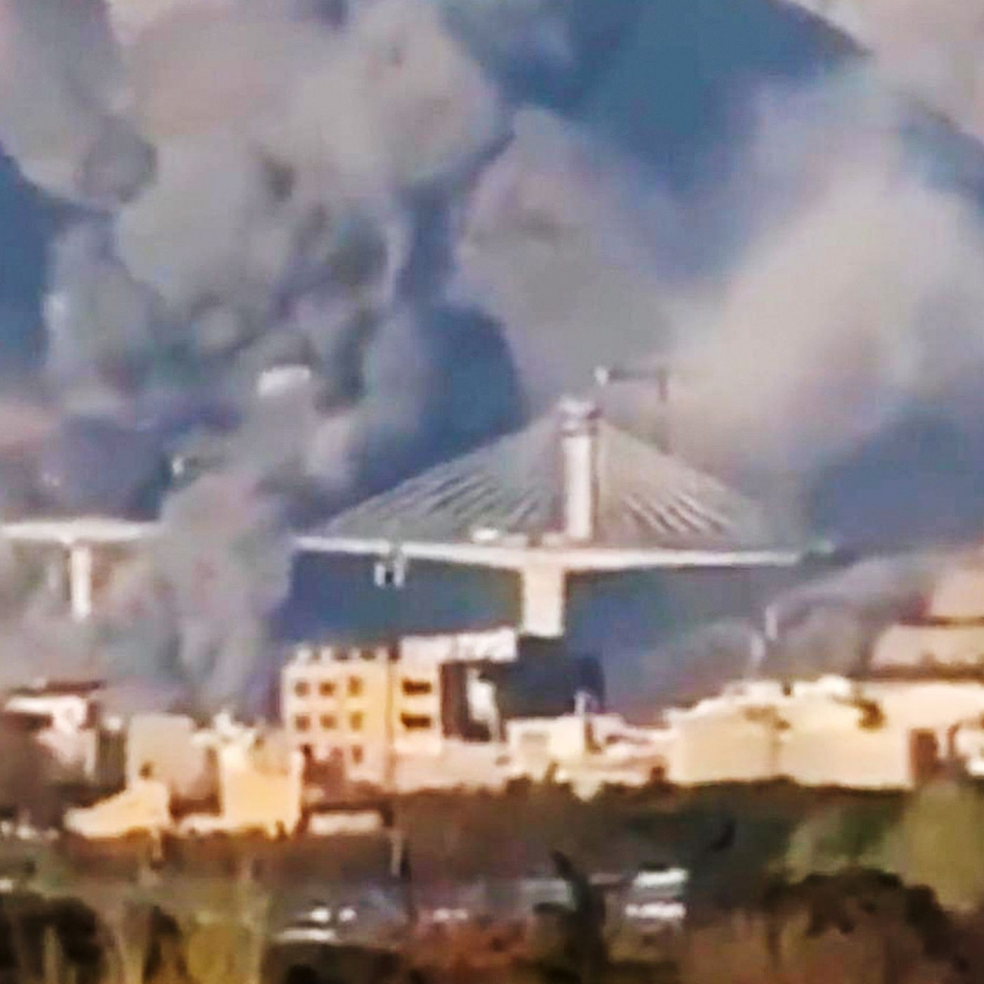 USA zerst&ouml;ren iranische Autobahnbr&uuml;cke &ndash; Video soll Angriff zeigen