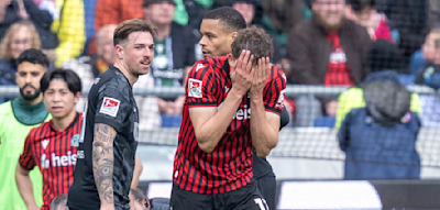 Hannover verpasst Sieg im Spitzenspiel, Schalke baut Tabellenf&uuml;hrung aus