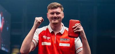 Die deutsche Nummer vier deklassiert Superstar van Gerwen