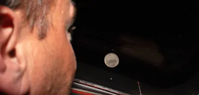 &bdquo;Heller Punkt auf dem Mond&ldquo; &ndash; Artemis-Astronauten benennen Mondkrater nach verstorbener Ehefrau