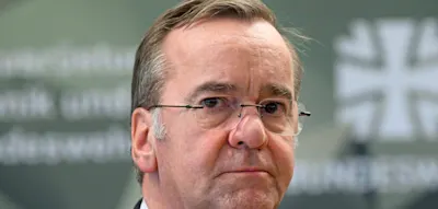 Verteidigungsministerium will nun doch Ausreise von M&auml;nnern ohne Genehmigung erm&ouml;glichen