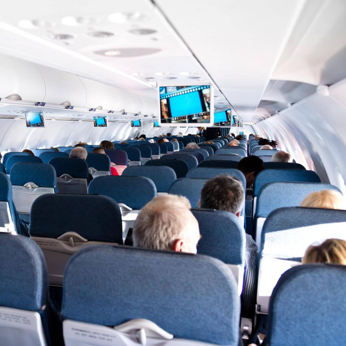 Warum &auml;ltere Menschen im Flugzeug nicht nebeneinander sitzen sollten