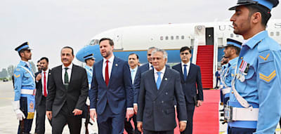 &bdquo;Keine Spielchen&ldquo;, warnt Vance &ndash; Doch gleich zu Beginn demonstrieren die Iraner ihre Macht