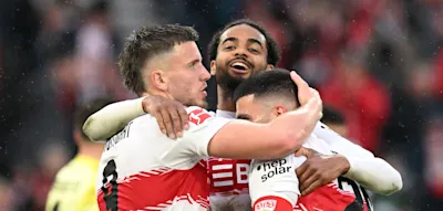 Stuttgart spielt mit dem Hamburger SV Jo-Jo