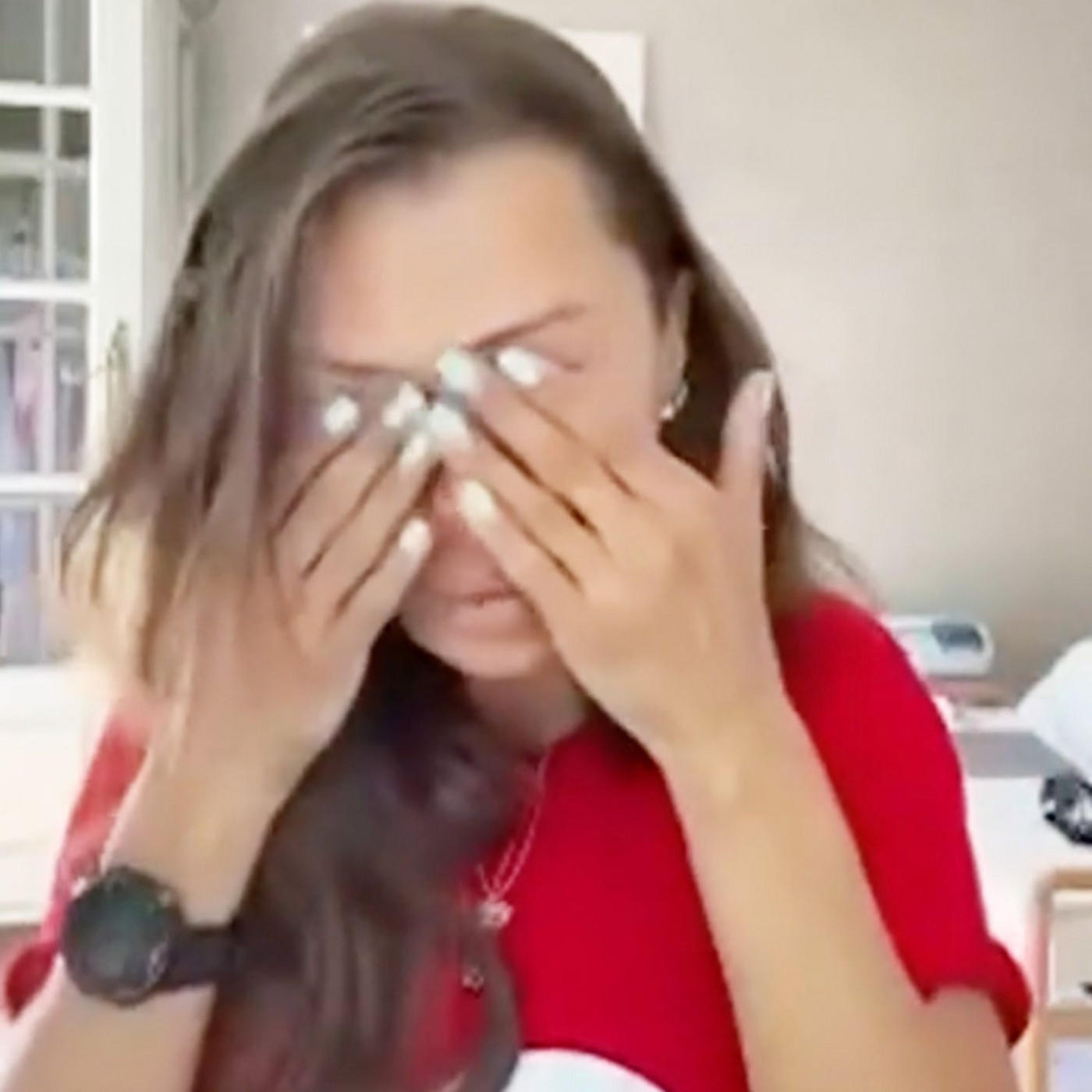 Putin sah ihr Video &ndash; Beauty-Bloggerin entschuldigt sich unter Tr&auml;nen