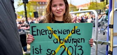 &bdquo;Erneuerbare Energien verteidigen&ldquo; &ndash; Neubauer mobilisiert Tausende zu Demos gegen Reiche