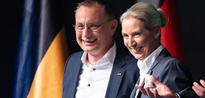 AfD liegt in Umfrage drei Prozentpunkte vor Union