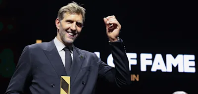 Mit bewegenden Worten wendet sich Dirk Nowitzki an seinen Mentor