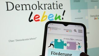 Kritik an K&uuml;rzungen &ndash; Vielen Projekten gegen Extremismus droht das Aus