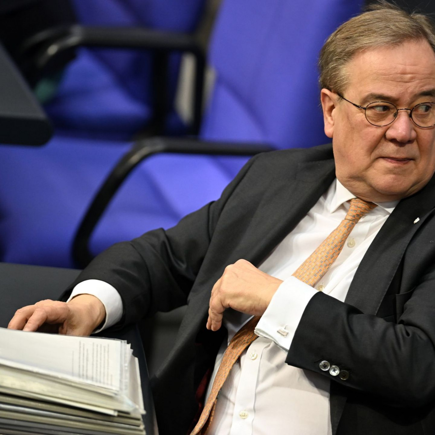 Armin Laschet bricht sich Schulter bei E-Scooter-Unfall