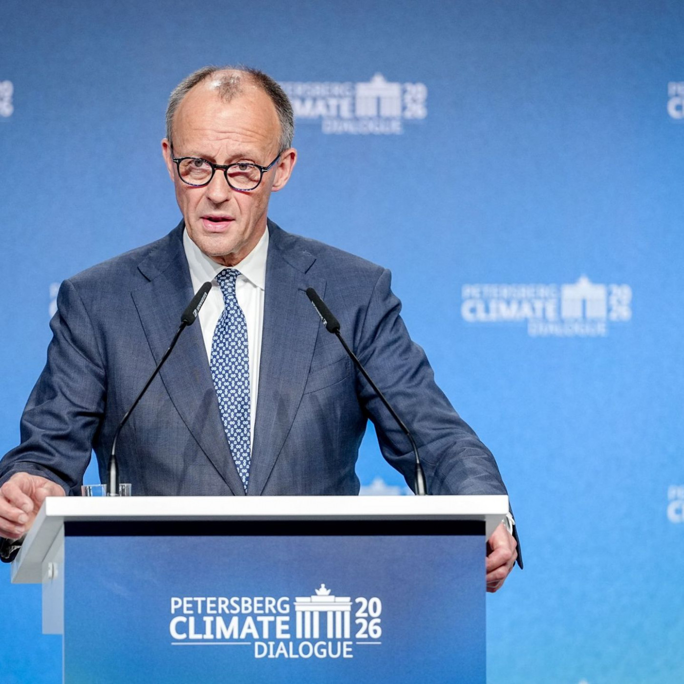 Merz: Klimaschutz darf Industrie nicht gef&auml;hrden