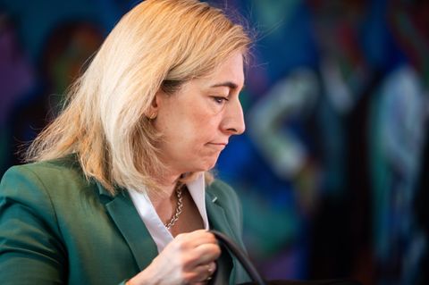 Sparen auf Kosten von Pflegebed&uuml;rftigen: Was Gesundheitsministerin Warken plant