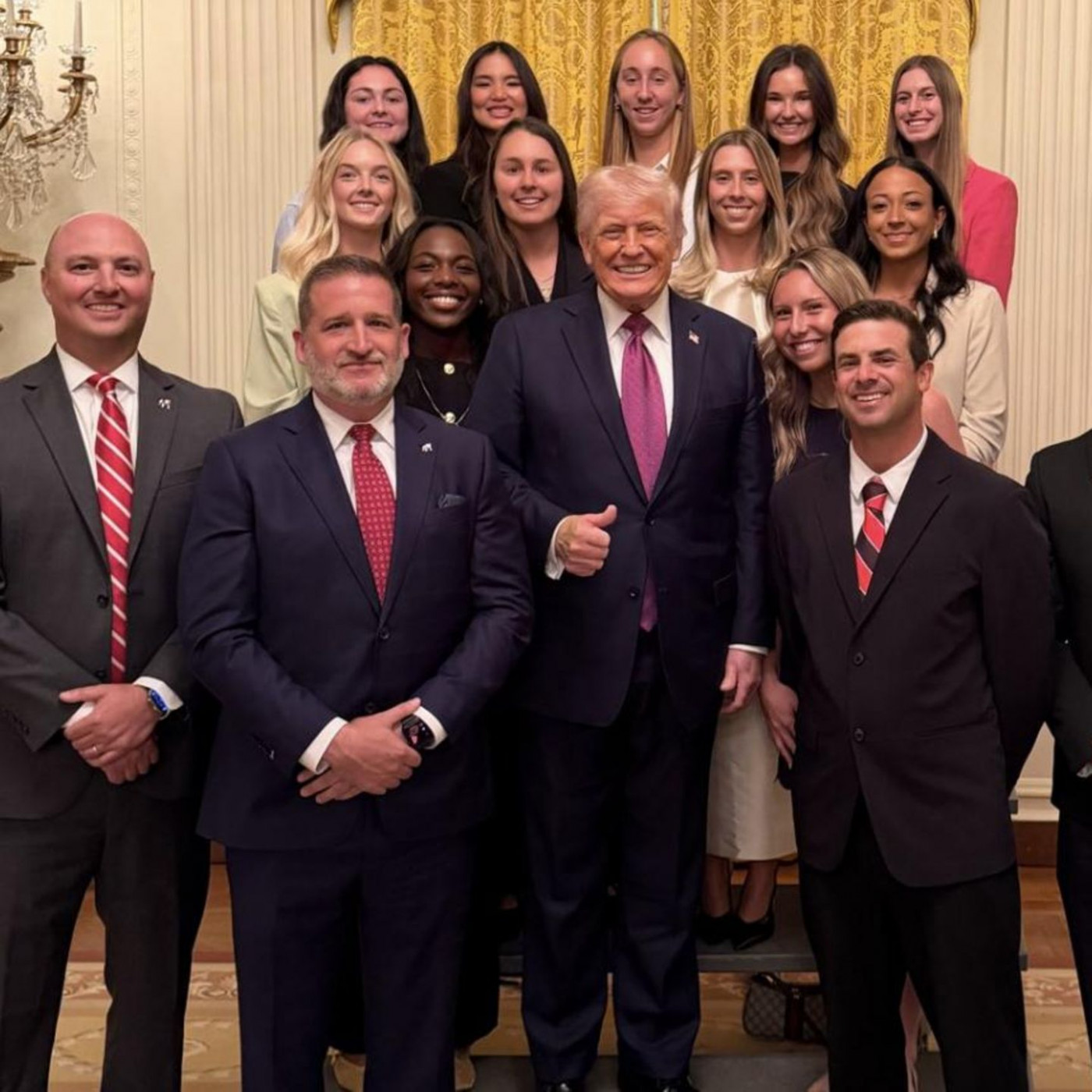 Das peinliche Foto Trumps mit dem Tennis-Frauenteam