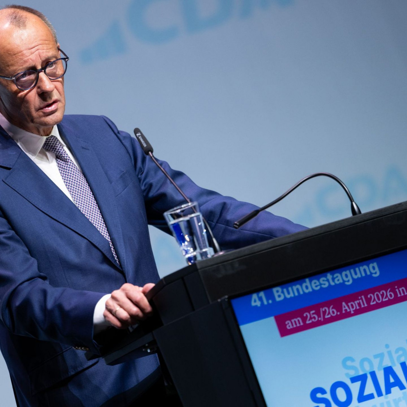 Merz verspricht: "Keine K&uuml;rzungen der gesetzlichen Renten"