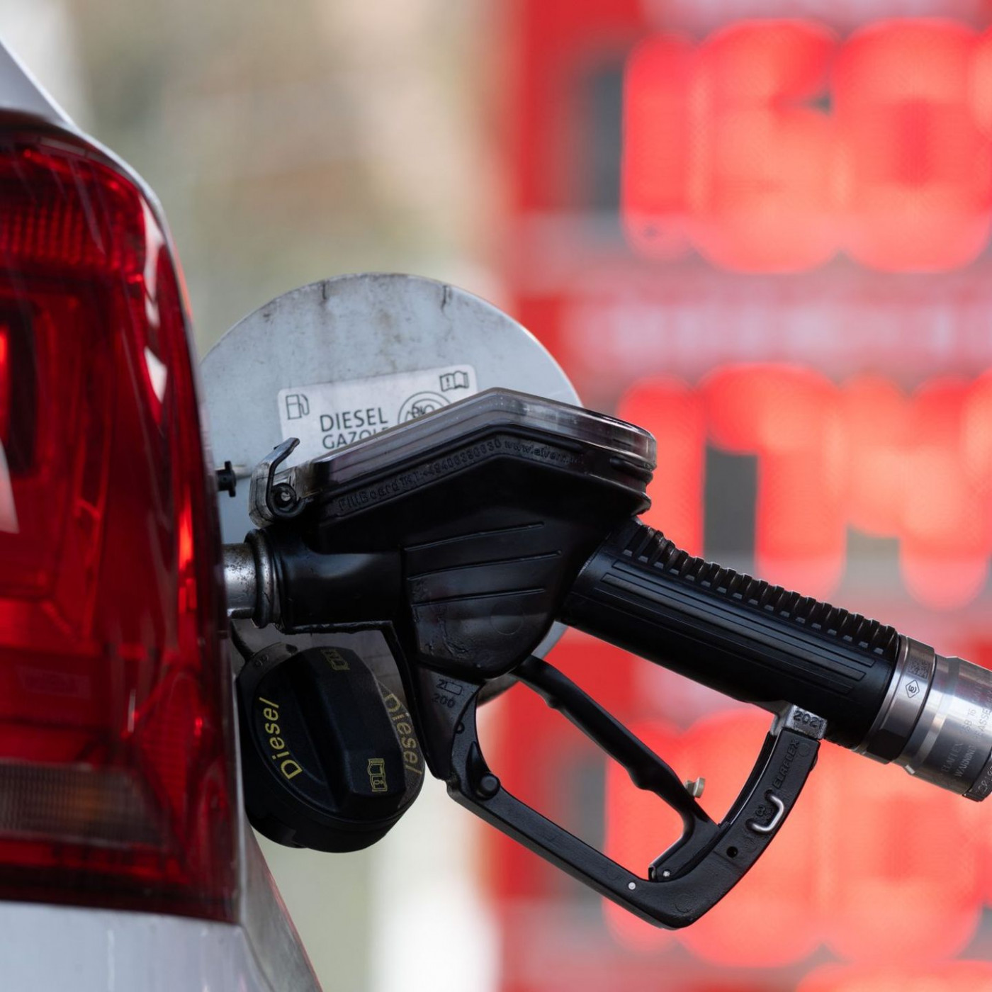 Sprit, Pr&auml;mien, &ouml;ffentlicher Dienst &ndash; was sich im Mai &auml;ndert