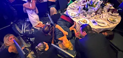 &bdquo;Kein Platz f&uuml;r Gewalt&ldquo; &ndash; Obama, Merz und Macron reagieren best&uuml;rzt auf Angriff bei Trump-Dinner