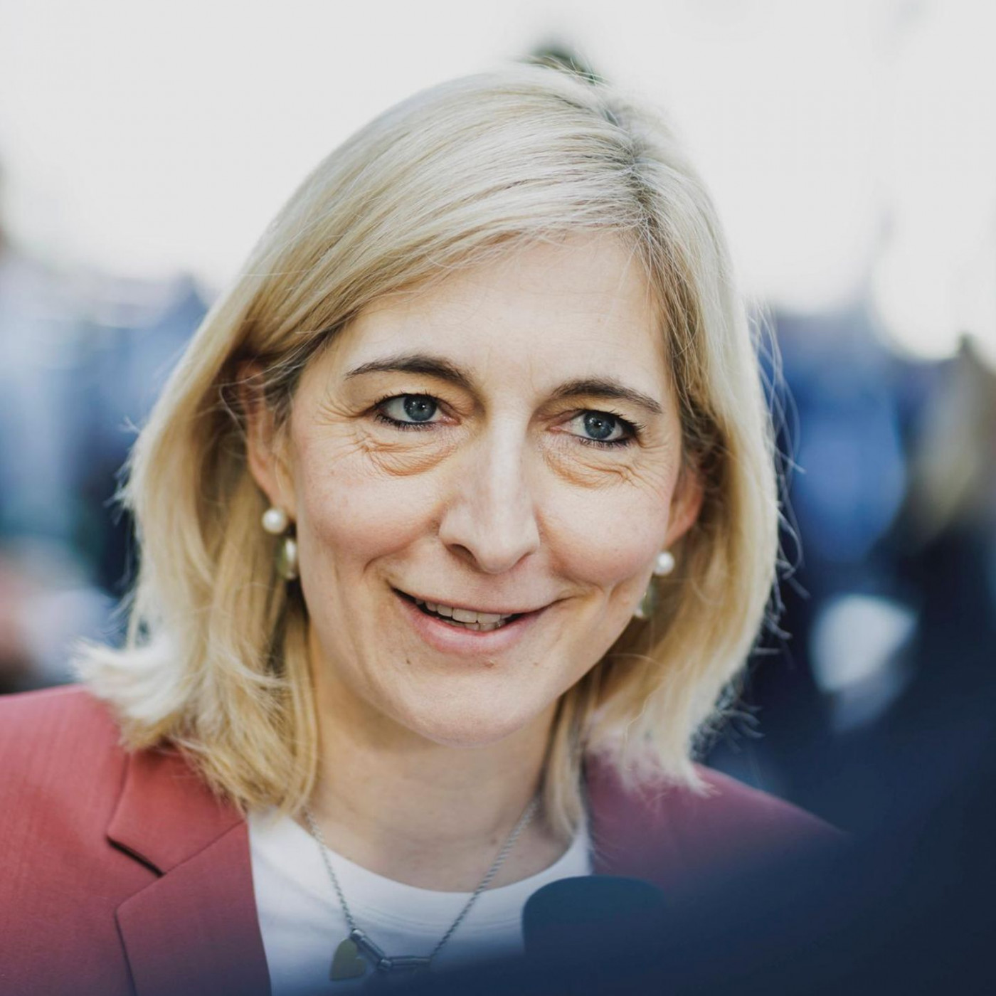 Nina Warken k&uuml;rzt Milliarden. Die B&uuml;rger schenken ihr einen Wohlf&uuml;hltermin