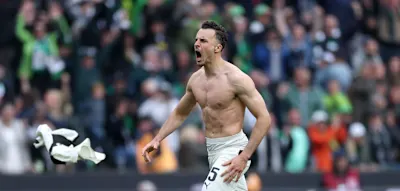 Tabakovic schie&szlig;t Gladbach in letzter Minute zum Klassenerhalt