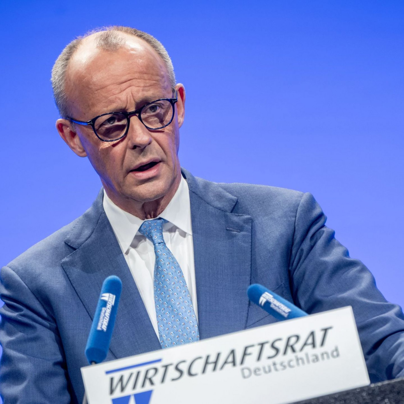 Merz schlie&szlig;t Minderheitsregierung und Neuwahl aus