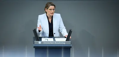 Bundestag beschlie&szlig;t elektronische Fu&szlig;fessel f&uuml;r Gewaltt&auml;ter