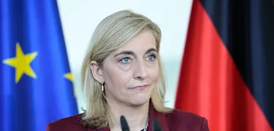 Ministerin Warken will h&ouml;here Einkommen bei Pflegeversicherung st&auml;rker belasten