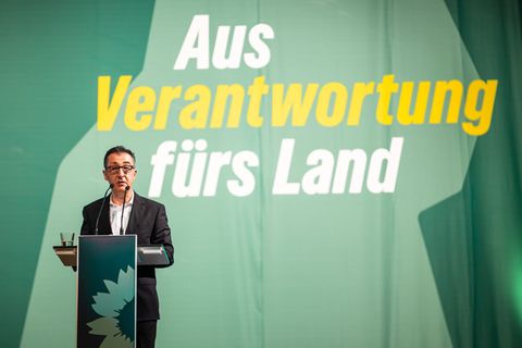 Gr&uuml;ne und CDU stimmen Koalitionsvertrag im S&uuml;dwesten zu