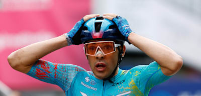 Horrorsturz beim Giro &ndash; 35 Fahrer am Boden
