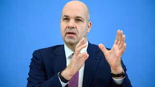 Fratzscher wirbt f&uuml;r direkte Geldzahlungen