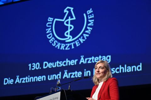 Warken verteidigt Sparpl&auml;ne: "Zumutung, aber notwendig"