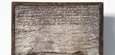 &bdquo;Schrift gut lesbar&ldquo; &ndash; Arch&auml;ologen bergen Notizbuch aus 800 Jahre alter Mittelalter-Toilette