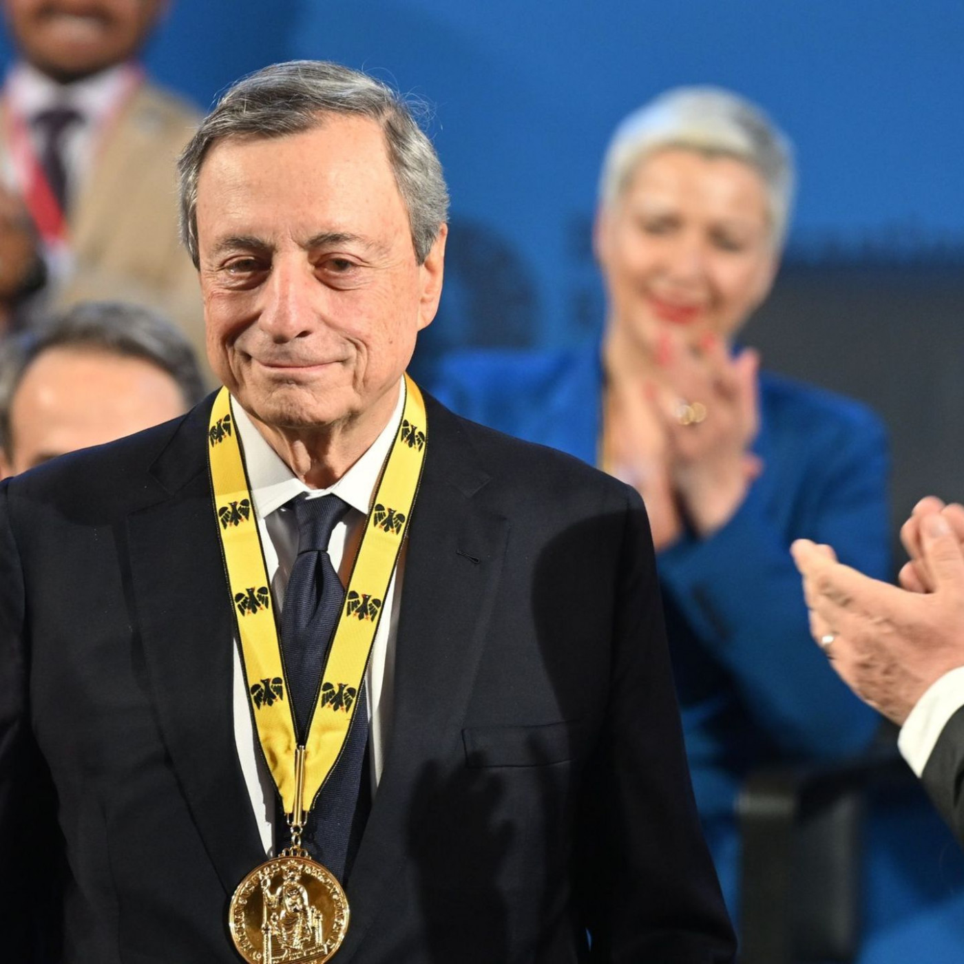 "Super Mario" mit Karlspreis ausgezeichnet
