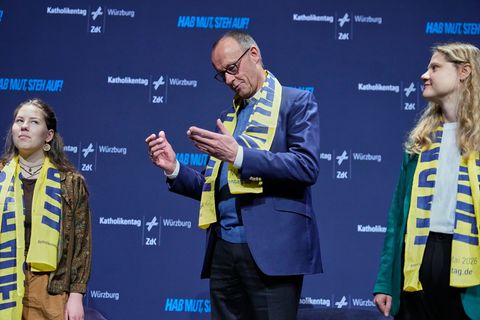 Merz r&auml;umt Probleme bei Kommunikation ein
