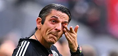 Schiedsrichter-Legende weint vor dem Anpfiff