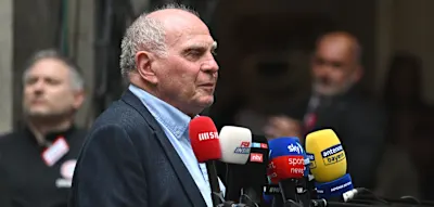&bdquo;Baumann tut mir sehr leid&ldquo;, sagt Hoene&szlig; am Rande der Meisterfeier