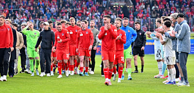 Gro&szlig;e Geste zum Abschied aus der Bundesliga &ndash; Gegner steht Spalier f&uuml;r Absteiger