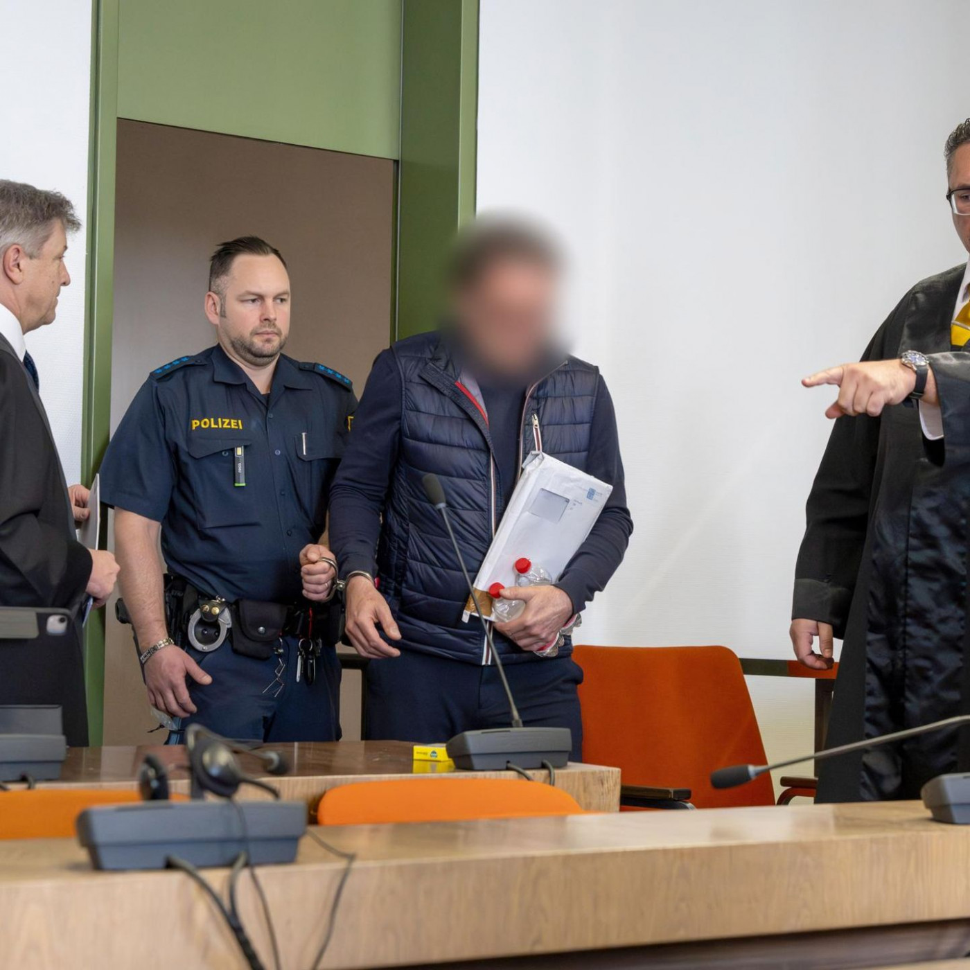 Sie wollten Karl Lauterbach entf&uuml;hren: Weitere Urteile gegen &bdquo;Kaiserreichsgruppe&ldquo;
