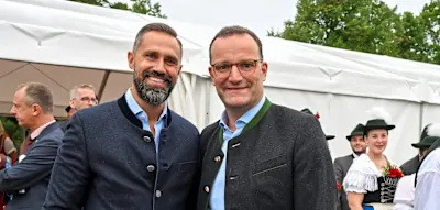 &bdquo;Mein Mann ist Papa geworden, und ich mit ihm&ldquo; &ndash; Jens Spahn und sein Ehemann sind Eltern