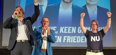&bdquo;Alle haben mitgesungen. Toll!&ldquo; &ndash; Kabarettist Steimle verteidigt Auftritt mit DDR-Hymne