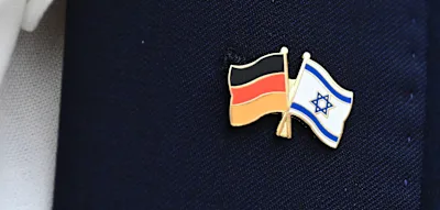 20-J&auml;hriger tritt Mann wegen Israel-Anstecker ins Krankenhaus &ndash; Polizei nimmt Syrer fest