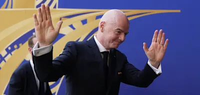 &bdquo;F&uuml;hrungsschw&auml;che&ldquo;, &bdquo;Reihe von Fehltritten&ldquo; &ndash; die n&auml;chsten 41 Verb&auml;nde wettern gegen Infantino