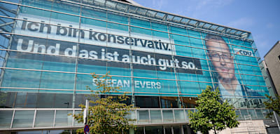 &bdquo;Und das ist auch gut so&ldquo; &ndash; CDU-Spitzenkandidat bedient sich bei Klaus Wowereit, SPD kontert
