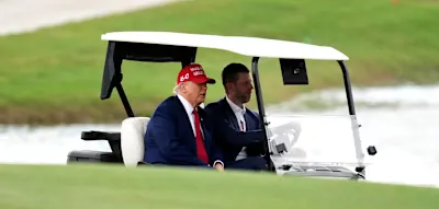 Kampfjets fangen zwei Flugzeuge nahe Donald Trumps Golfplatz ab