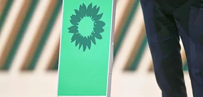 Gr&uuml;nen-Kandidat ruft &bdquo;Ausl&auml;nder raus!&ldquo; &ndash; Partei ver&ouml;ffentlicht nach Krisensitzung Erkl&auml;rung
