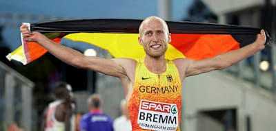 Mit Tr&auml;nen in den Augen feiert Florian Bremm seinen Silber-Coup