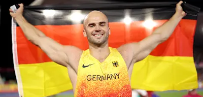 &bdquo;Ich bin ein mentales Biest&ldquo; &ndash; Im letzten Versuch entrei&szlig;t Weber seinem Teamkollegen das Gold